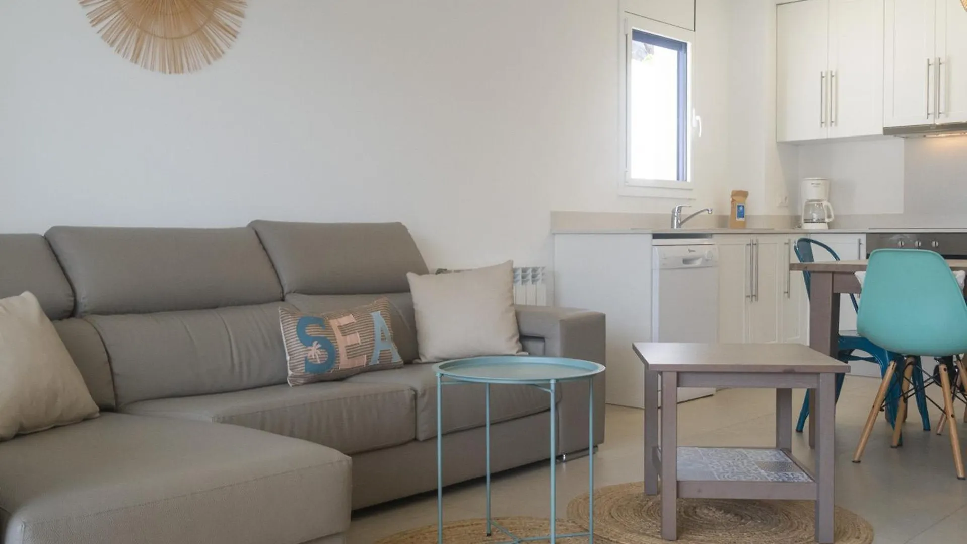 Daire Apartamento Con Piscina Y Parking A 100M De La Playa De Riells, 3 Habitaciones - Es-325-1 Torroella de Montgrí