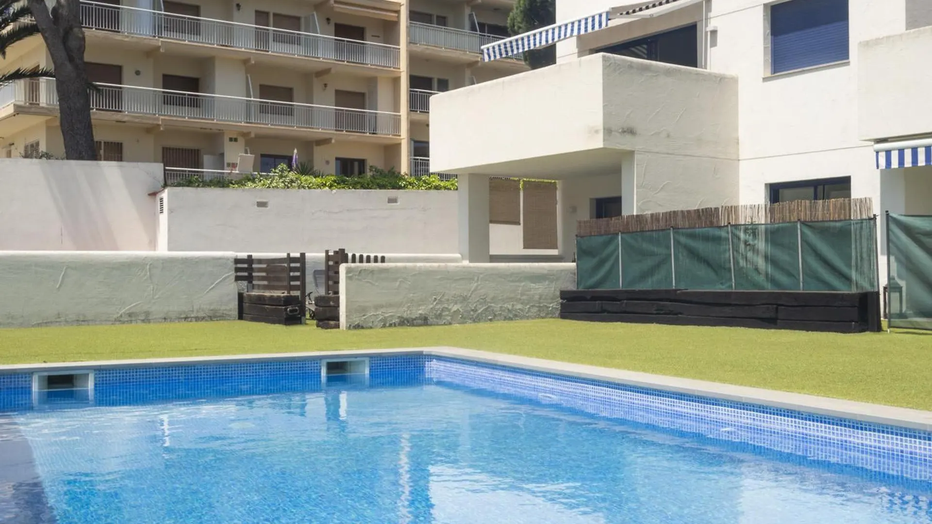 Apartamento Con Piscina Y Parking A 100M De La Playa De Riells, 3 Habitaciones - Es-325-1 Torroella de Montgrí