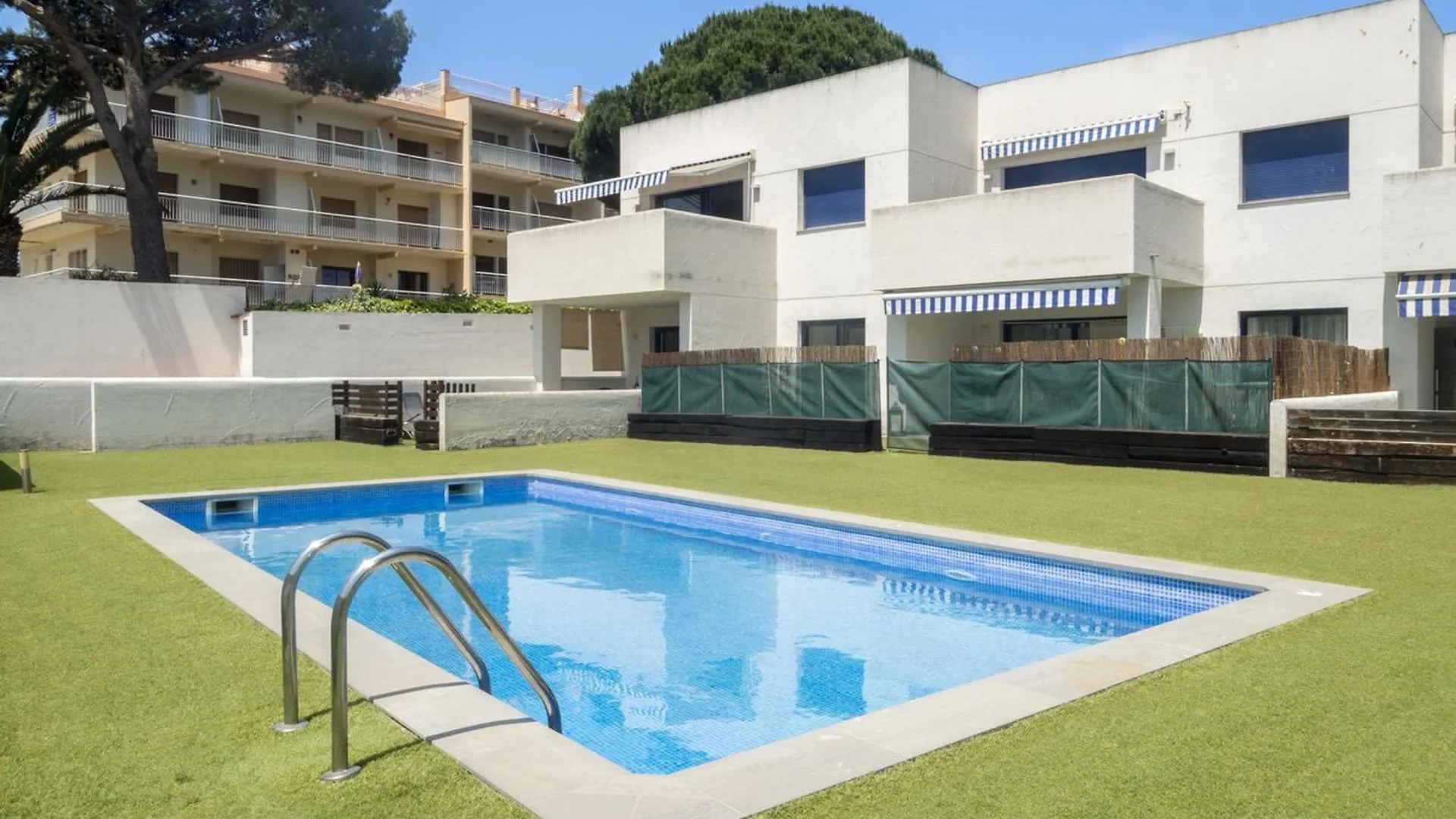 Apartamento Con Piscina Y Parking A 100M De La Playa De Riells, 3 Habitaciones - Es-325-1 Torroella de Montgrí